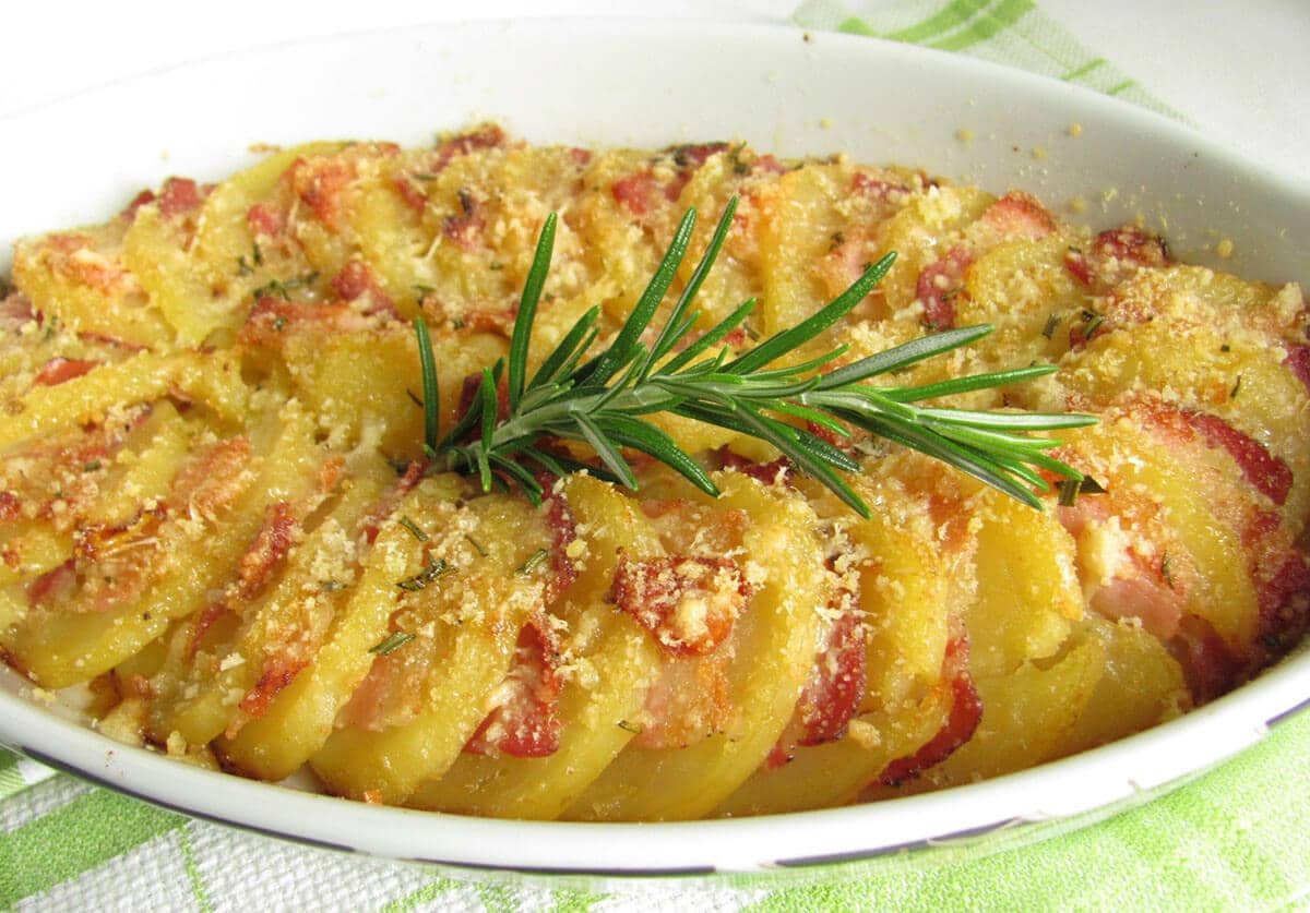 patate-gratinate-al-forno-con-pancetta