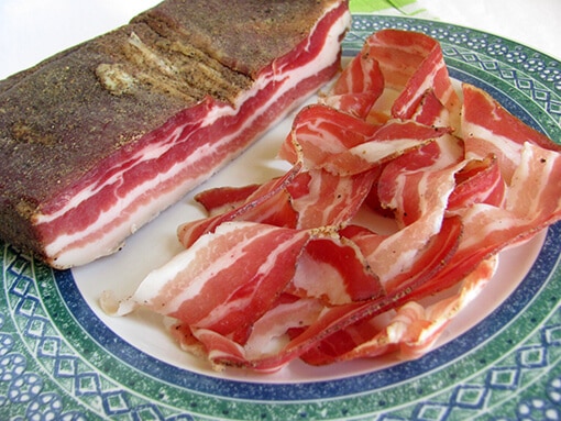 bacon cortado a tiras bacon cortado en tiras