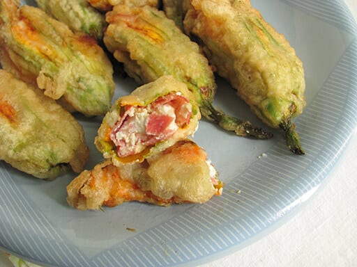 fiori di zucca ripieni ricotta e salame