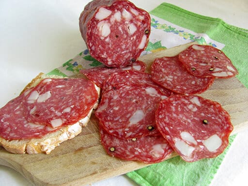 glückliche toskanische Salami