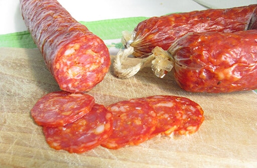 salsiccia piccante salame stagionato