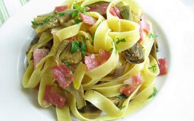 Tagliatelle con carciofi e salame