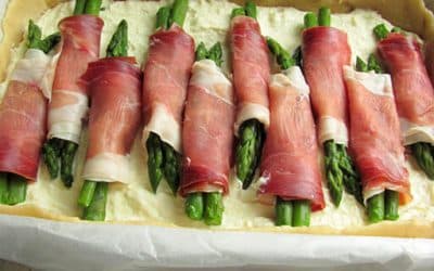 Torta salata con asparagi e prosciutto crudo