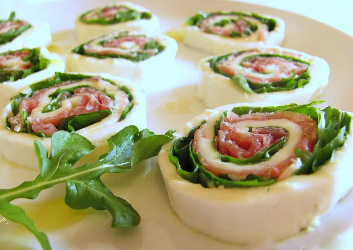 Rolls of mozzarella and raw ham recipe