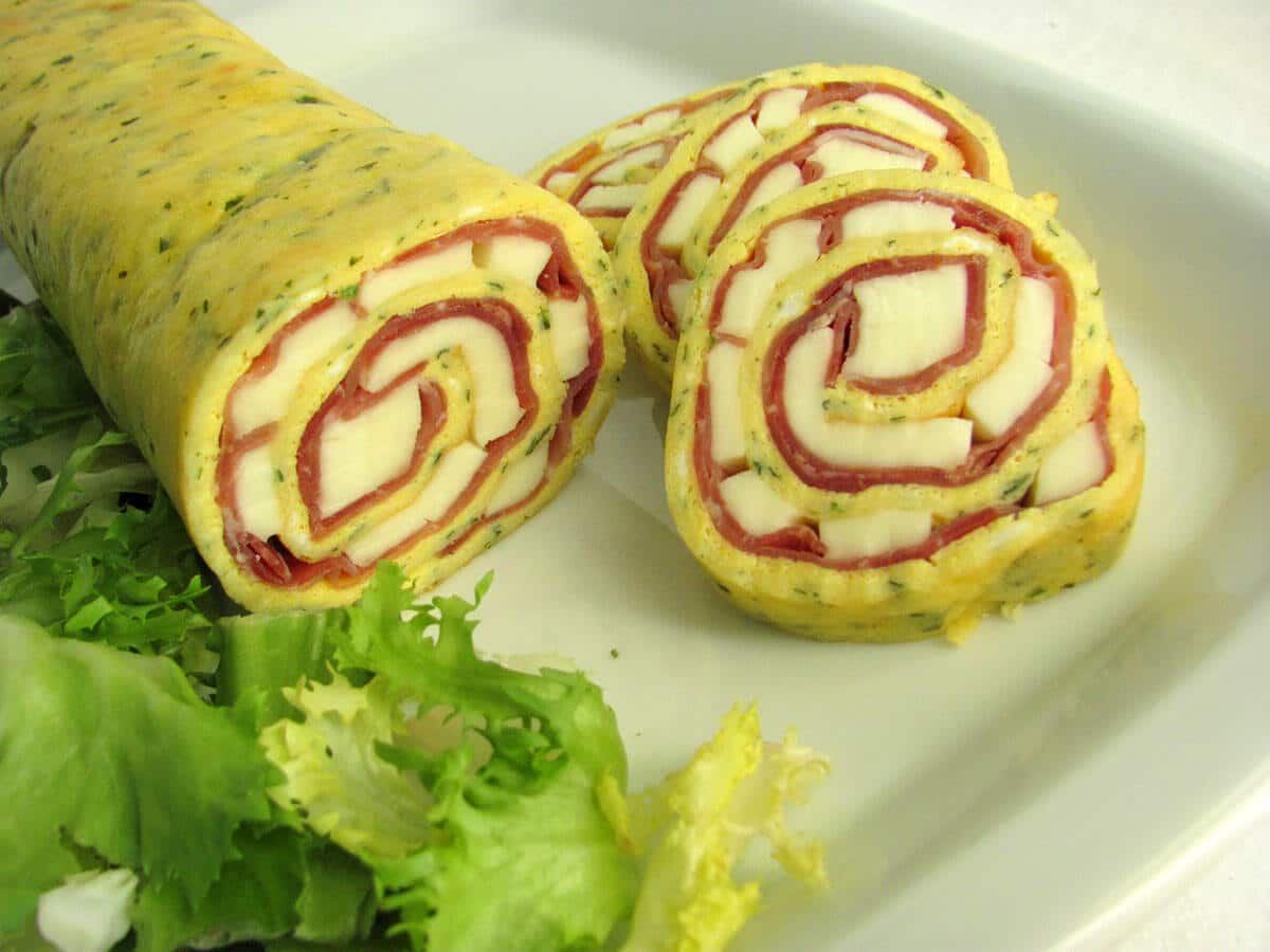 rotolo di frittata con bresaola