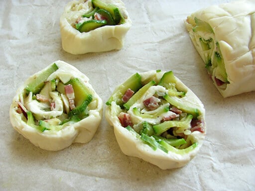 preparazione girelle zucchine pancetta